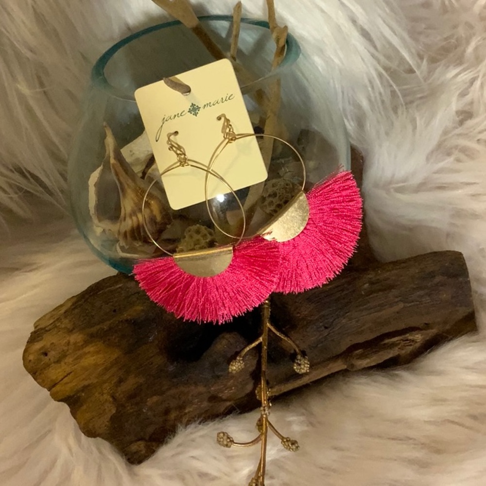 Beautiful “Jane Marie” tassel Earrings 💓